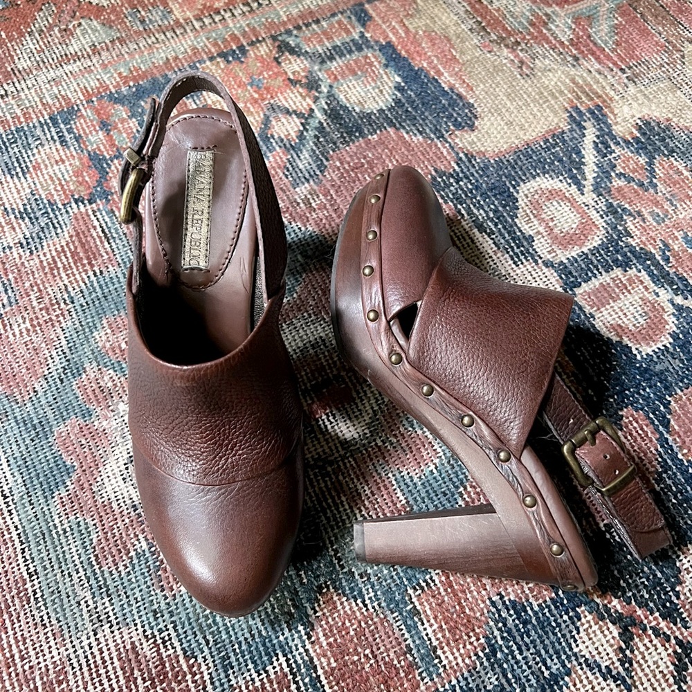 Banana Republic Brown Leather Heels